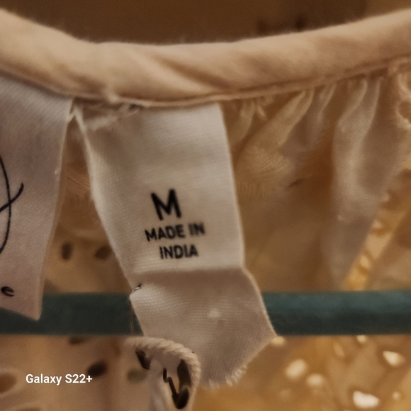 JOIE NWT med cream colored eyelet embroidered top. - Picture 7 of 14